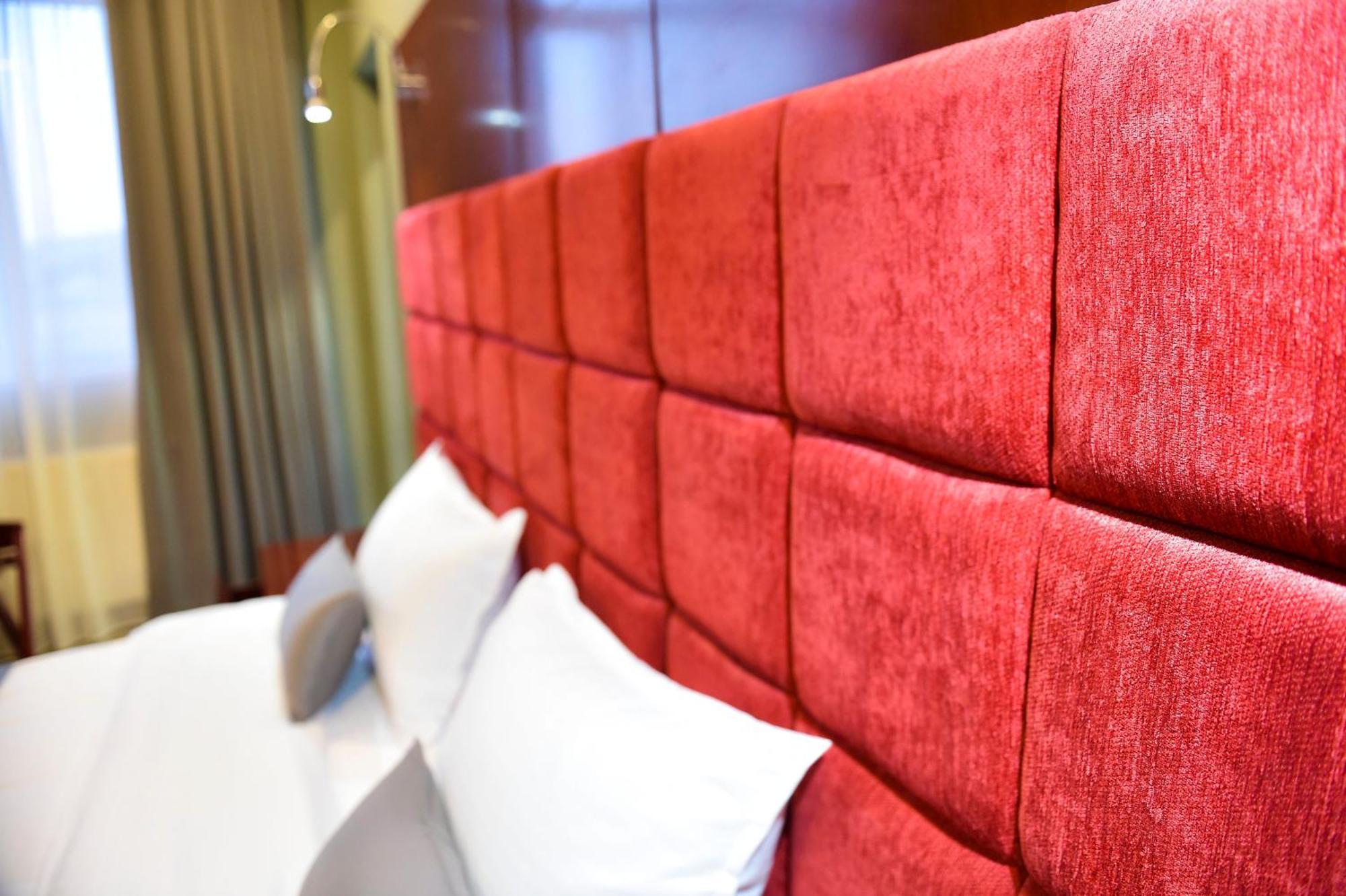 Kraveli Hotel Тбилиси Екстериор снимка
