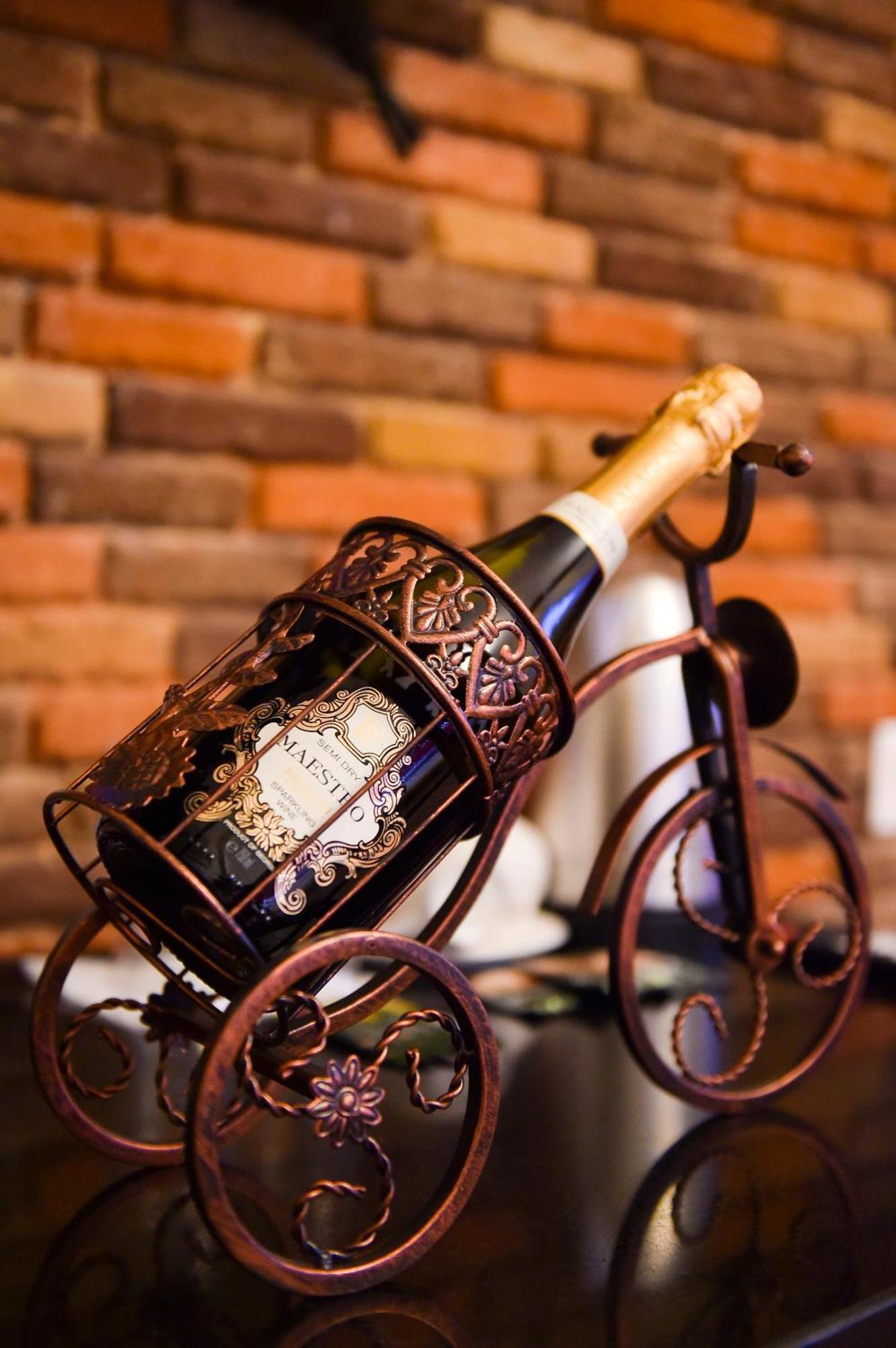Kraveli Hotel Тбилиси Екстериор снимка