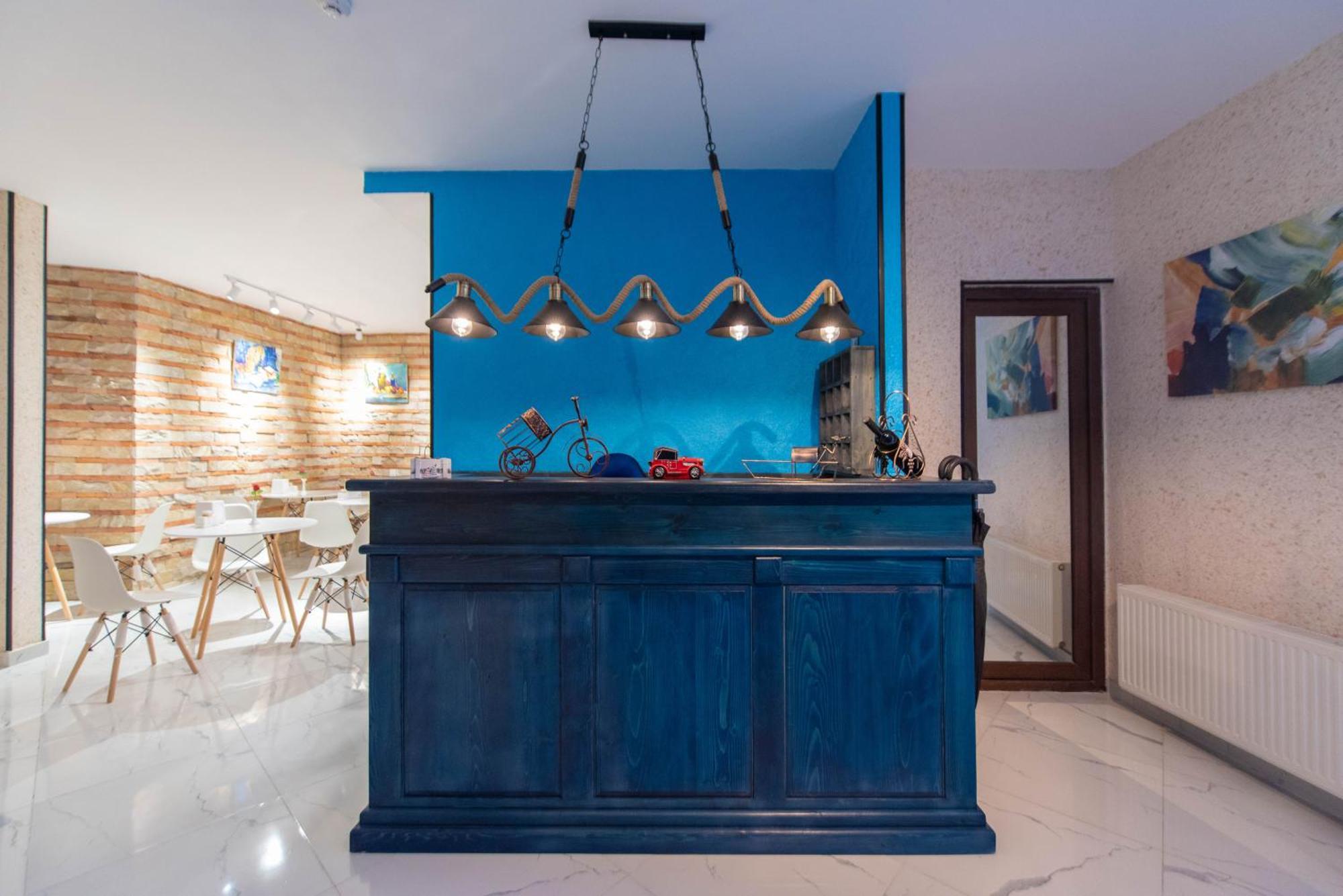 Kraveli Hotel Тбилиси Екстериор снимка