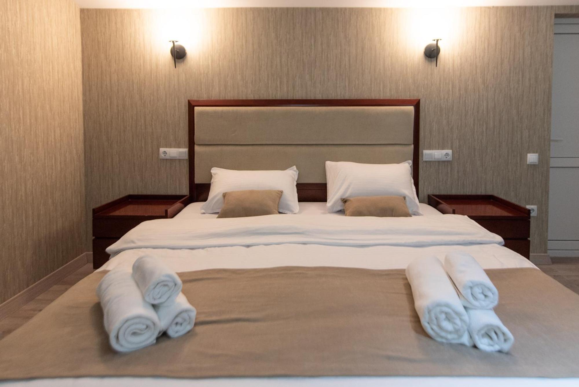 Kraveli Hotel Тбилиси Екстериор снимка