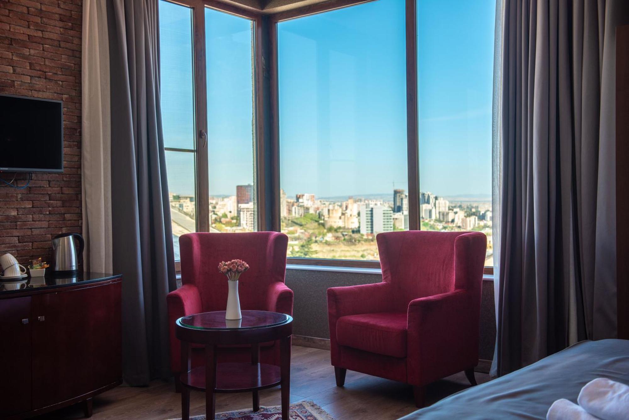 Kraveli Hotel Тбилиси Екстериор снимка