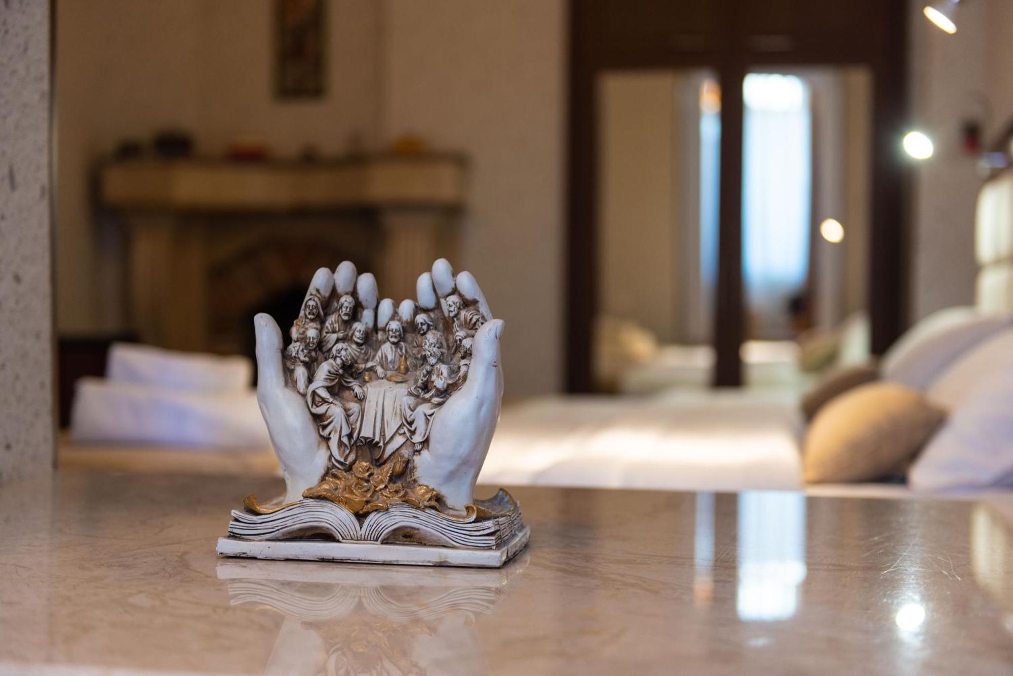 Kraveli Hotel Тбилиси Екстериор снимка